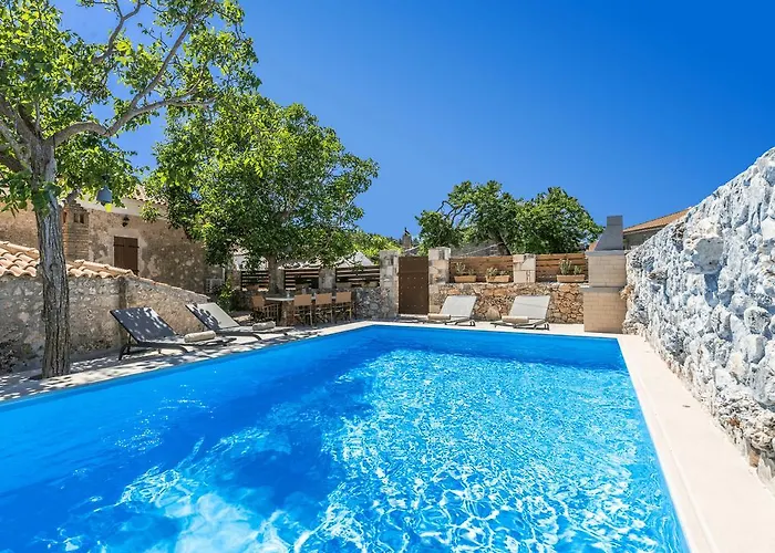 Vilă Filoxenia Zante Callisto-stone With Private Pool *